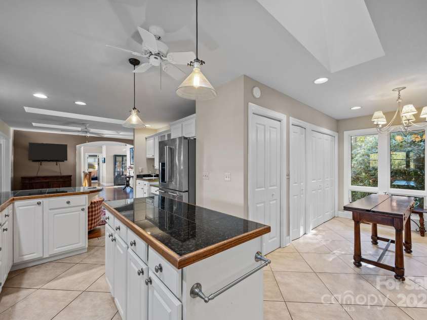69 Blowing Ridge Lane, Sylva, NC 28779.  MLS# CAR4313190, YatesRealty ID 1236. 