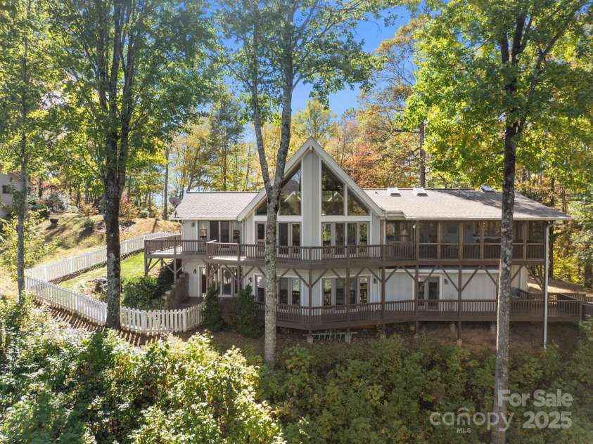 69 Blowing Ridge Lane, Sylva, NC 28779.  MLS# CAR4313190, YatesRealty ID 1236. 