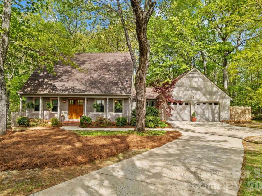 1121 Juniper Street, Salisbury, NC 28146.  MLS# CAR4368031, YatesRealty ID 12360. 