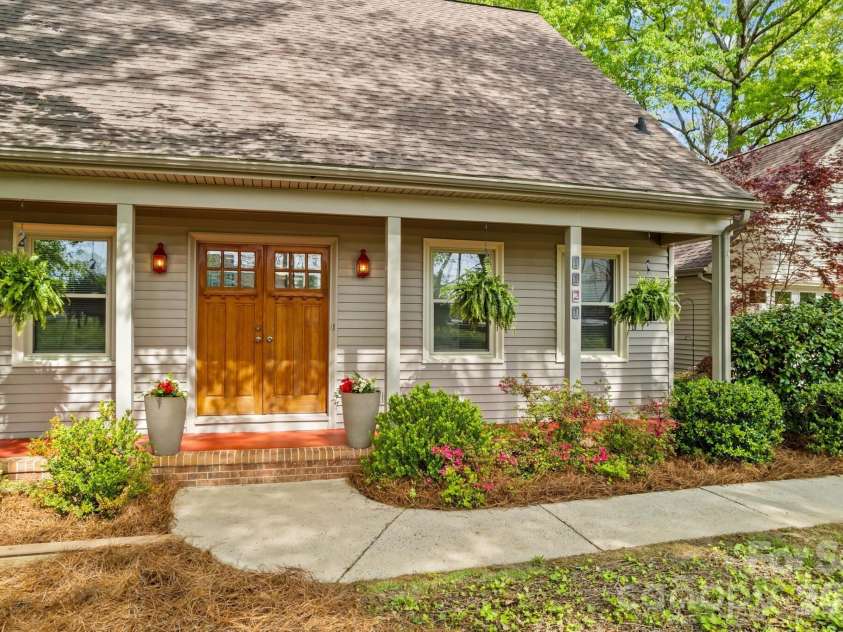 1121 Juniper Street, Salisbury, NC 28146.  MLS# CAR4368031, YatesRealty ID 12360. 