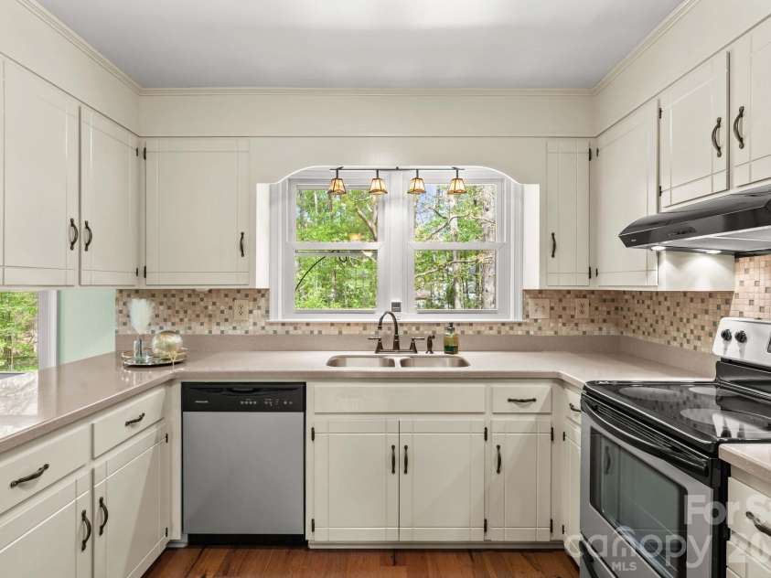 1121 Juniper Street, Salisbury, NC 28146.  MLS# CAR4368031, YatesRealty ID 12360. 