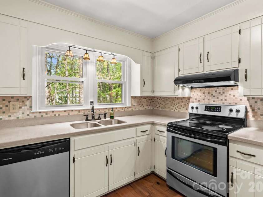 1121 Juniper Street, Salisbury, NC 28146.  MLS# CAR4368031, YatesRealty ID 12360. 