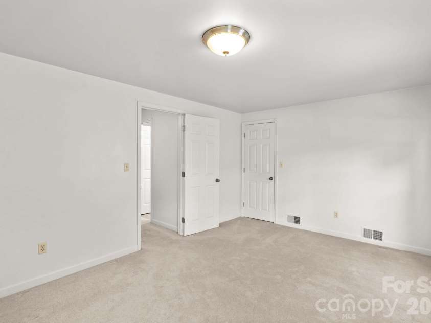 1121 Juniper Street, Salisbury, NC 28146.  MLS# CAR4368031, YatesRealty ID 12360. 