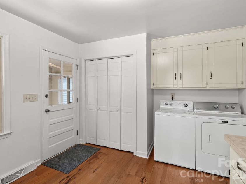 1121 Juniper Street, Salisbury, NC 28146.  MLS# CAR4368031, YatesRealty ID 12360. 