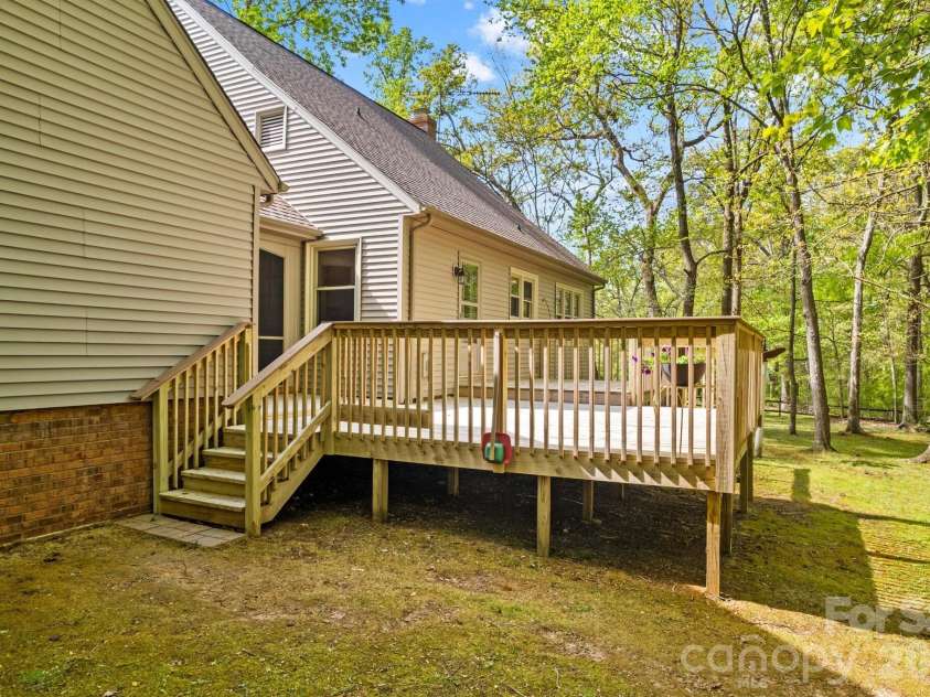 1121 Juniper Street, Salisbury, NC 28146.  MLS# CAR4368031, YatesRealty ID 12360. 