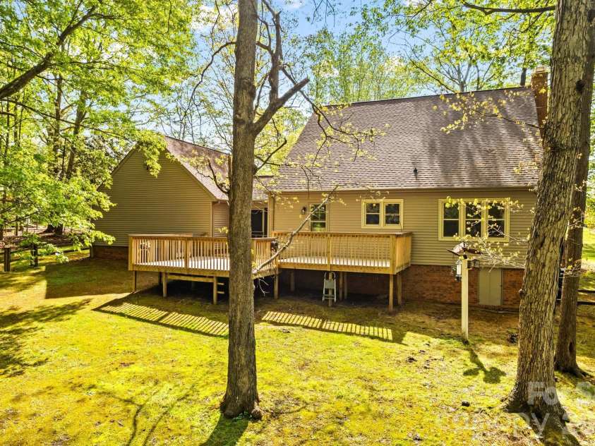 1121 Juniper Street, Salisbury, NC 28146.  MLS# CAR4368031, YatesRealty ID 12360. 