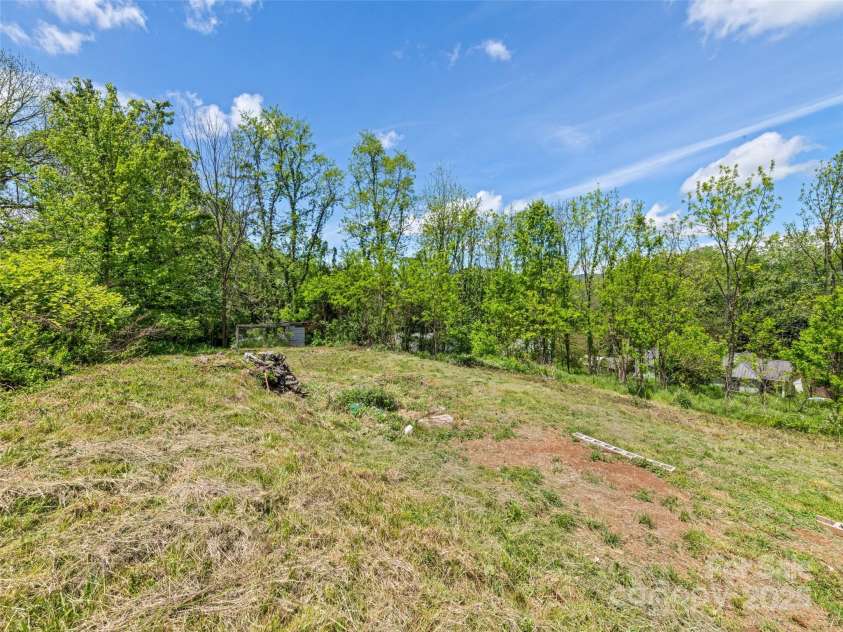 1224 Phillipsville Loop, Canton, NC 28716.  MLS# CAR4258177, YatesRealty ID 12361. 