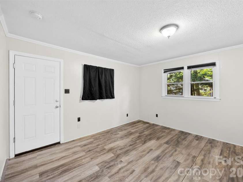302 Suburban Avenue, Kannapolis, NC 28083.  MLS# CAR4366682, YatesRealty ID 12362. 