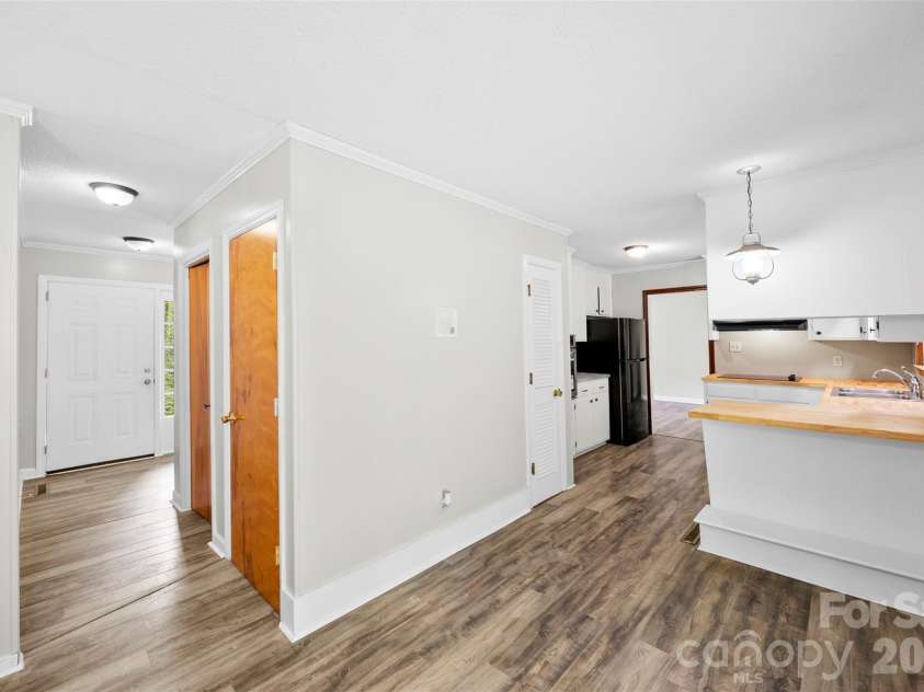 302 Suburban Avenue, Kannapolis, NC 28083.  MLS# CAR4366682, YatesRealty ID 12362. 