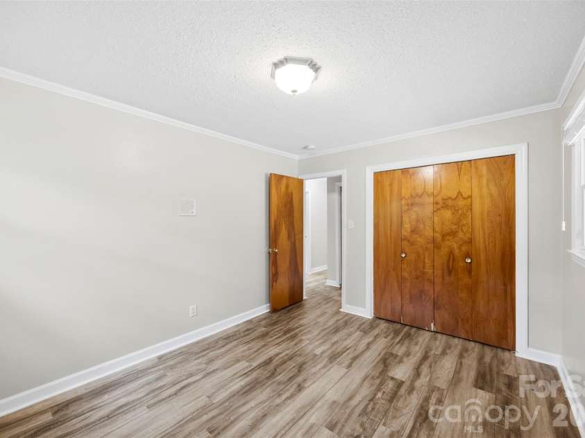 302 Suburban Avenue, Kannapolis, NC 28083.  MLS# CAR4366682, YatesRealty ID 12362. 