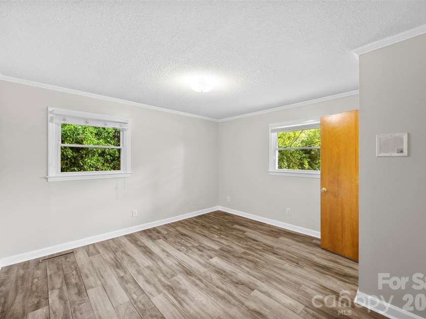302 Suburban Avenue, Kannapolis, NC 28083.  MLS# CAR4366682, YatesRealty ID 12362. 