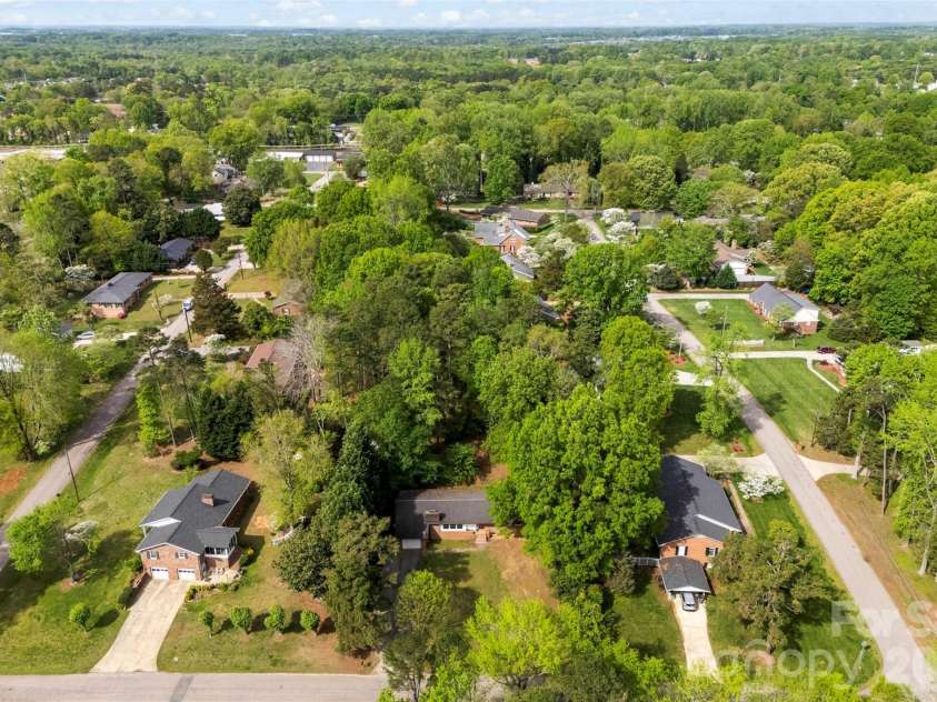 302 Suburban Avenue, Kannapolis, NC 28083.  MLS# CAR4366682, YatesRealty ID 12362. 