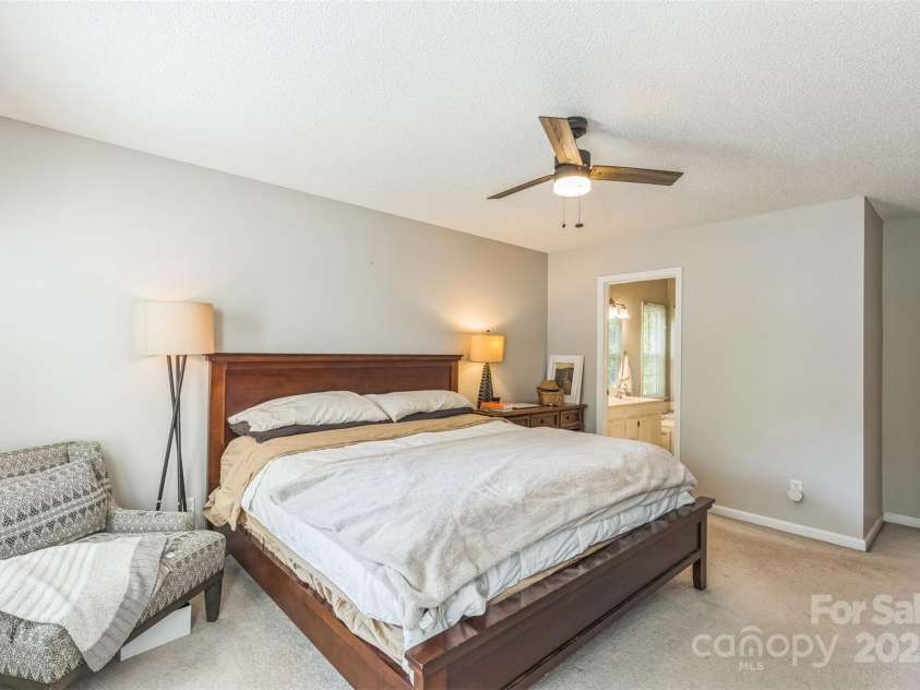 540 Juniper Avenue, Wake Forest, NC 27587.  MLS# CAR4258203, YatesRealty ID 12362. 