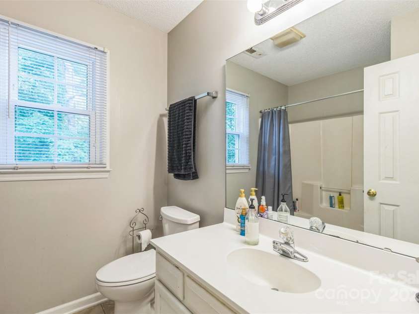 540 Juniper Avenue, Wake Forest, NC 27587.  MLS# CAR4258203, YatesRealty ID 12362. 