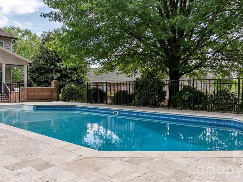4525 18th Street Lane, Hickory, NC 28601.  MLS# CAR4366352, YatesRealty ID 12363. 