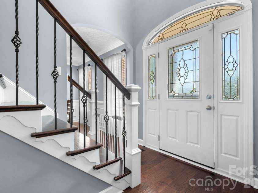 4525 18th Street Lane, Hickory, NC 28601.  MLS# CAR4366352, YatesRealty ID 12363. Entry 