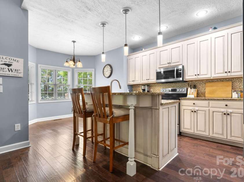 4525 18th Street Lane, Hickory, NC 28601.  MLS# CAR4366352, YatesRealty ID 12363. Kitchen