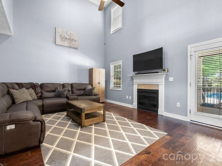 4525 18th Street Lane, Hickory, NC 28601.  MLS# CAR4366352, YatesRealty ID 12363. Living room