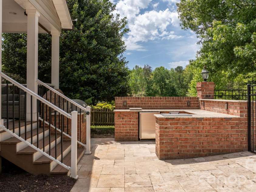 4525 18th Street Lane, Hickory, NC 28601.  MLS# CAR4366352, YatesRealty ID 12363. Outdoor Kitchen