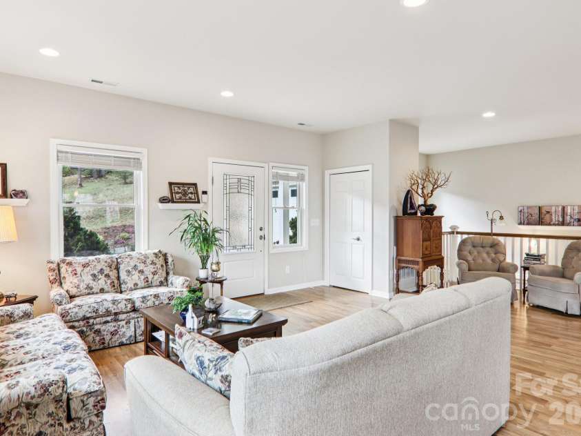 14 Chandra Lane, Clyde, NC 28721.  MLS# CAR4365722, YatesRealty ID 12364. 