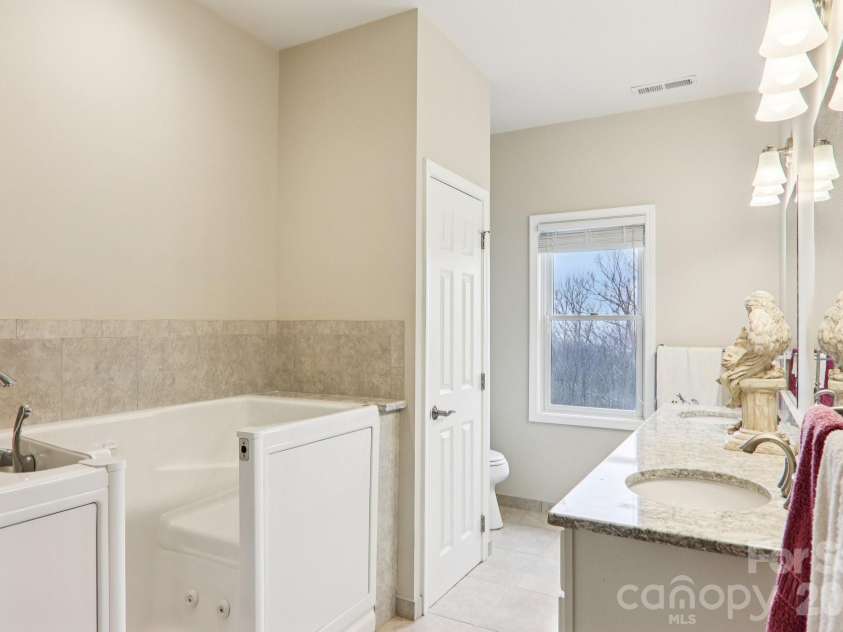 14 Chandra Lane, Clyde, NC 28721.  MLS# CAR4365722, YatesRealty ID 12364. 