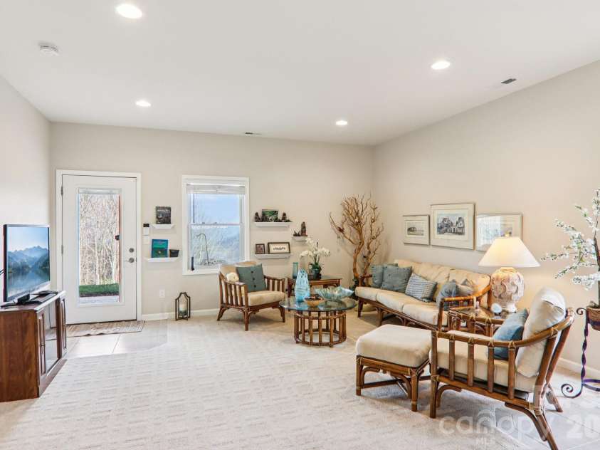 14 Chandra Lane, Clyde, NC 28721.  MLS# CAR4365722, YatesRealty ID 12364. 