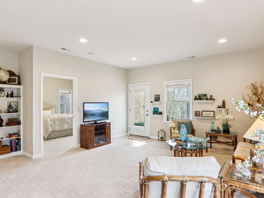 14 Chandra Lane, Clyde, NC 28721.  MLS# CAR4365722, YatesRealty ID 12364. 