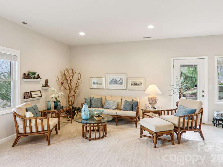 14 Chandra Lane, Clyde, NC 28721.  MLS# CAR4365722, YatesRealty ID 12364. 