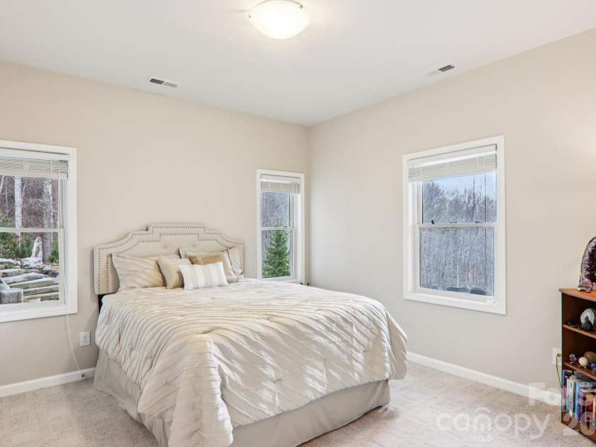 14 Chandra Lane, Clyde, NC 28721.  MLS# CAR4365722, YatesRealty ID 12364. 