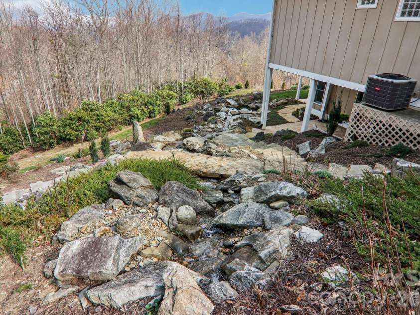 14 Chandra Lane, Clyde, NC 28721.  MLS# CAR4365722, YatesRealty ID 12364. 