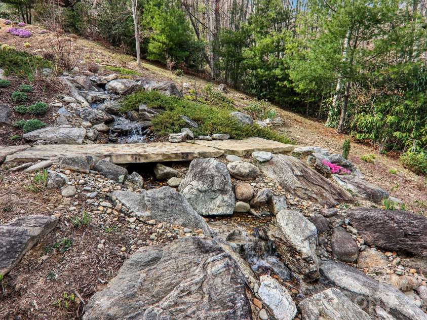 14 Chandra Lane, Clyde, NC 28721.  MLS# CAR4365722, YatesRealty ID 12364. 