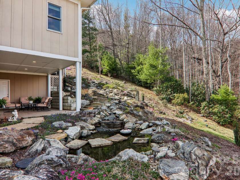 14 Chandra Lane, Clyde, NC 28721.  MLS# CAR4365722, YatesRealty ID 12364. 