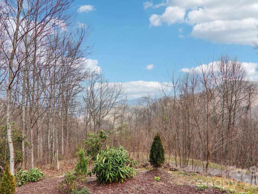 14 Chandra Lane, Clyde, NC 28721.  MLS# CAR4365722, YatesRealty ID 12364. 