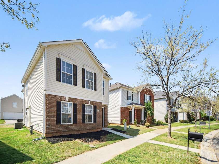 822 Sinclair Drive, Monroe, NC 28112.  MLS# CAR4354234, YatesRealty ID 12365. 