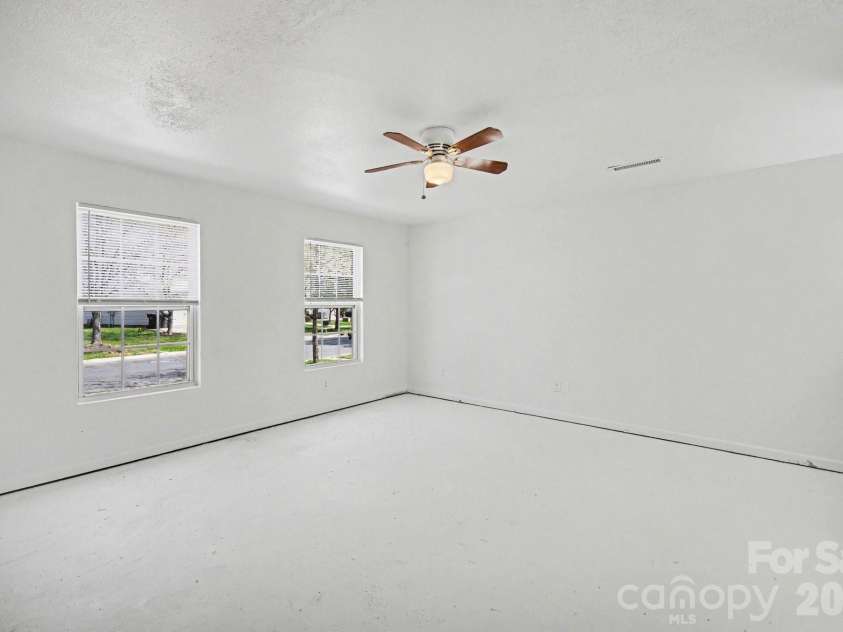 822 Sinclair Drive, Monroe, NC 28112.  MLS# CAR4354234, YatesRealty ID 12365. 