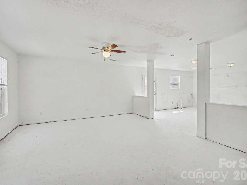 822 Sinclair Drive, Monroe, NC 28112.  MLS# CAR4354234, YatesRealty ID 12365. 