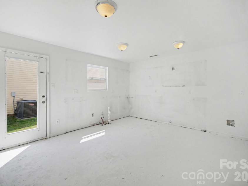 822 Sinclair Drive, Monroe, NC 28112.  MLS# CAR4354234, YatesRealty ID 12365. 