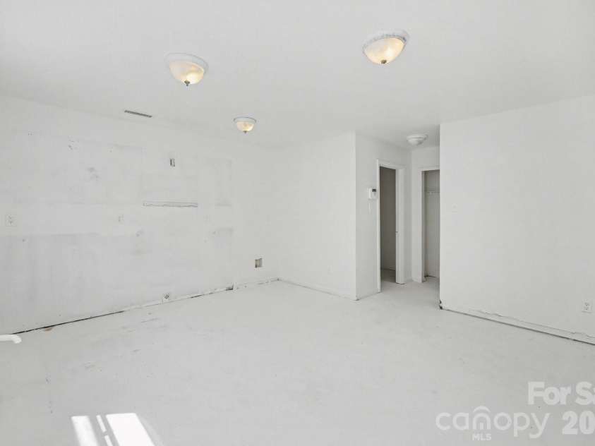 822 Sinclair Drive, Monroe, NC 28112.  MLS# CAR4354234, YatesRealty ID 12365. 