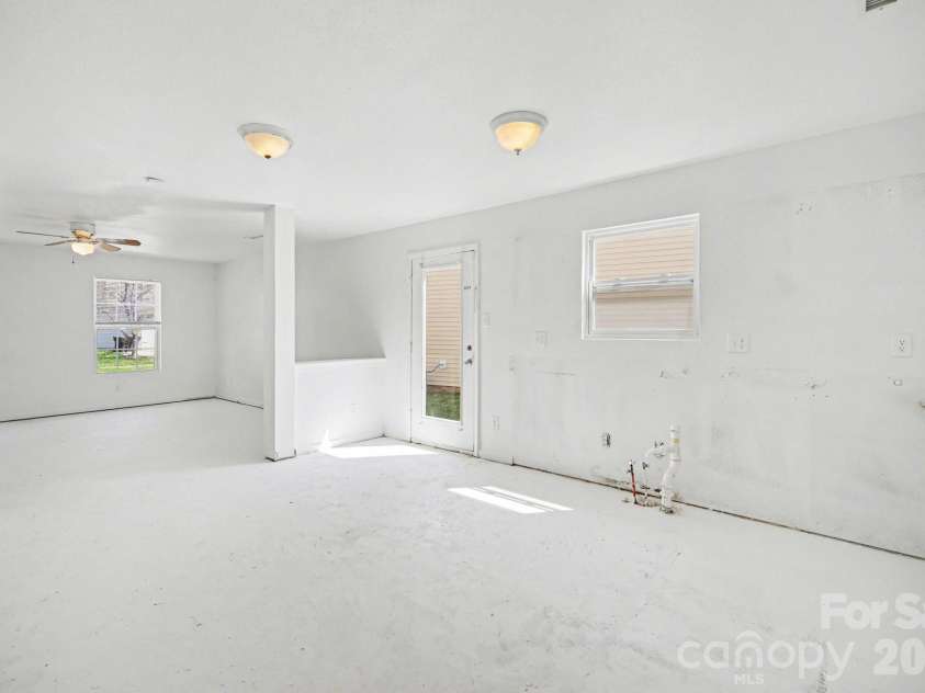 822 Sinclair Drive, Monroe, NC 28112.  MLS# CAR4354234, YatesRealty ID 12365. 