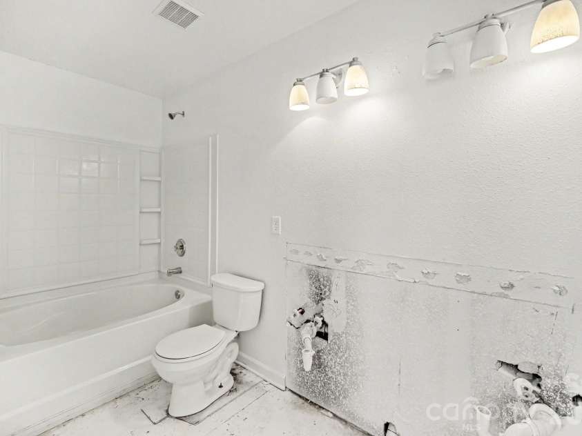 822 Sinclair Drive, Monroe, NC 28112.  MLS# CAR4354234, YatesRealty ID 12365. 