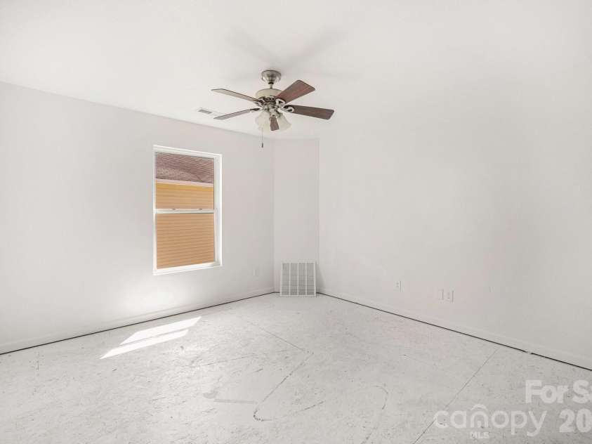 822 Sinclair Drive, Monroe, NC 28112.  MLS# CAR4354234, YatesRealty ID 12365. 
