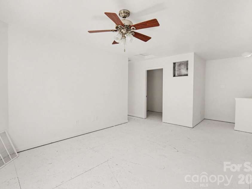 822 Sinclair Drive, Monroe, NC 28112.  MLS# CAR4354234, YatesRealty ID 12365. 