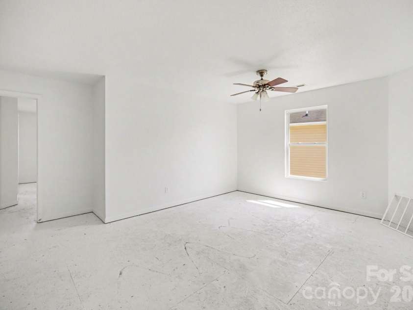 822 Sinclair Drive, Monroe, NC 28112.  MLS# CAR4354234, YatesRealty ID 12365. 