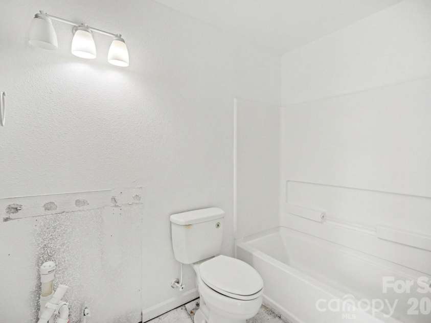 822 Sinclair Drive, Monroe, NC 28112.  MLS# CAR4354234, YatesRealty ID 12365. 