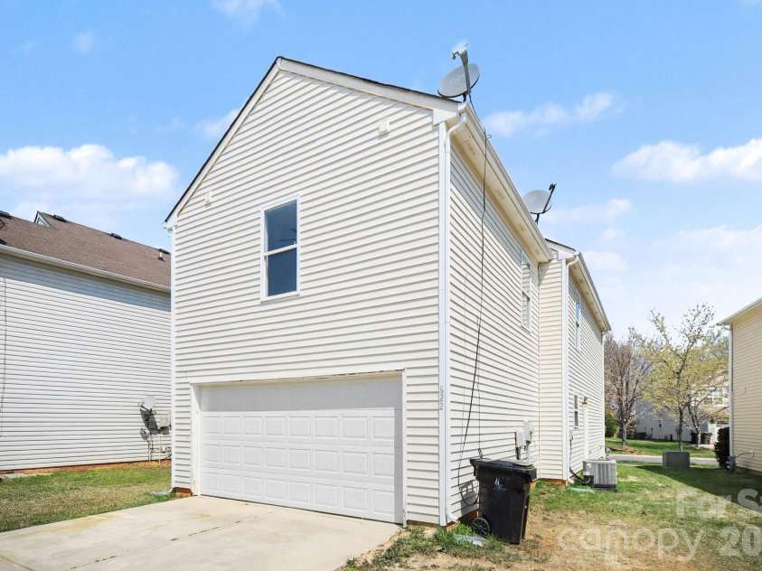 822 Sinclair Drive, Monroe, NC 28112.  MLS# CAR4354234, YatesRealty ID 12365. 