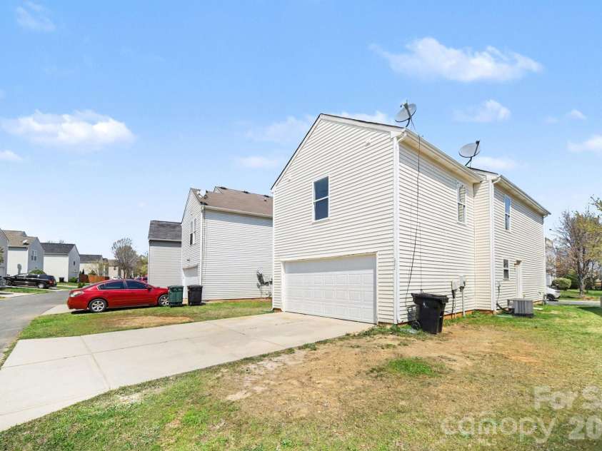 822 Sinclair Drive, Monroe, NC 28112.  MLS# CAR4354234, YatesRealty ID 12365. 