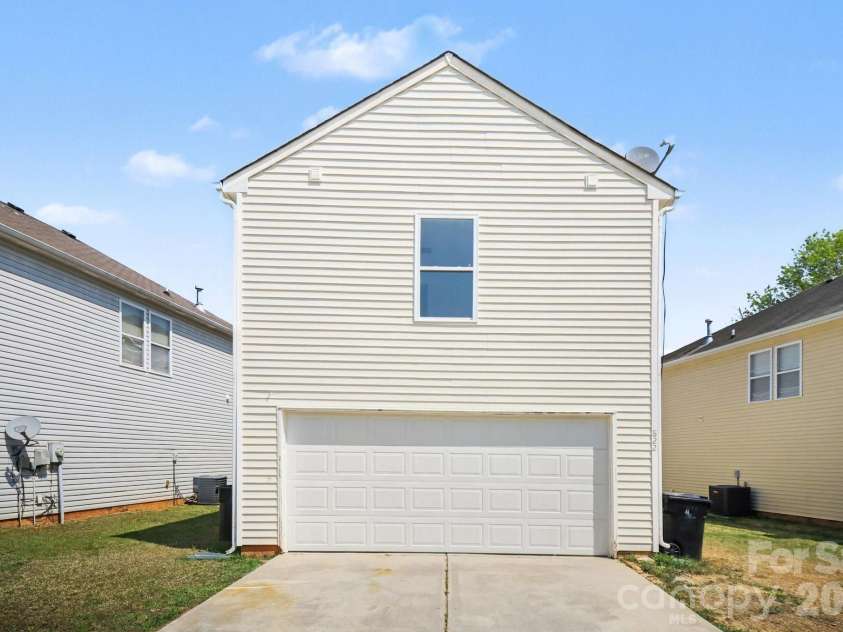 822 Sinclair Drive, Monroe, NC 28112.  MLS# CAR4354234, YatesRealty ID 12365. 