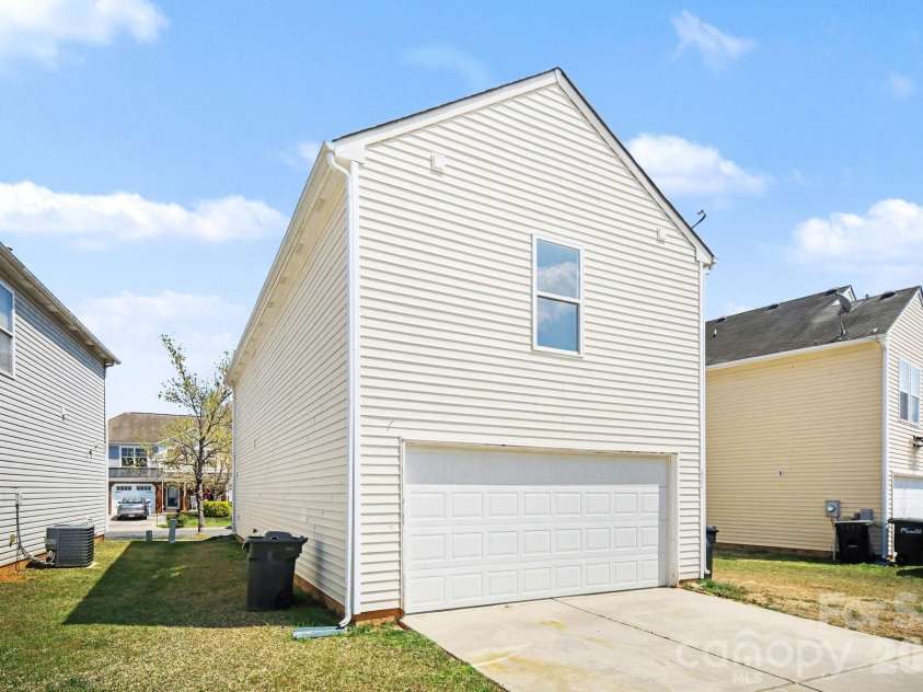 822 Sinclair Drive, Monroe, NC 28112.  MLS# CAR4354234, YatesRealty ID 12365. 