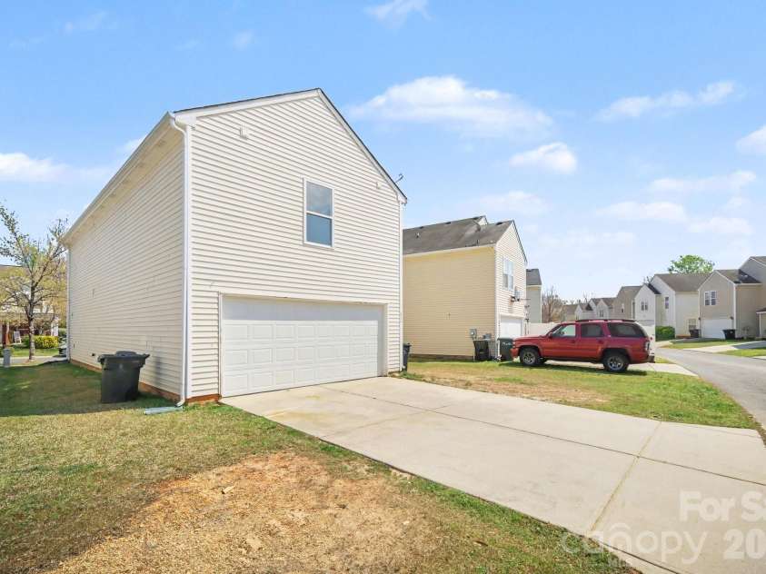 822 Sinclair Drive, Monroe, NC 28112.  MLS# CAR4354234, YatesRealty ID 12365. 