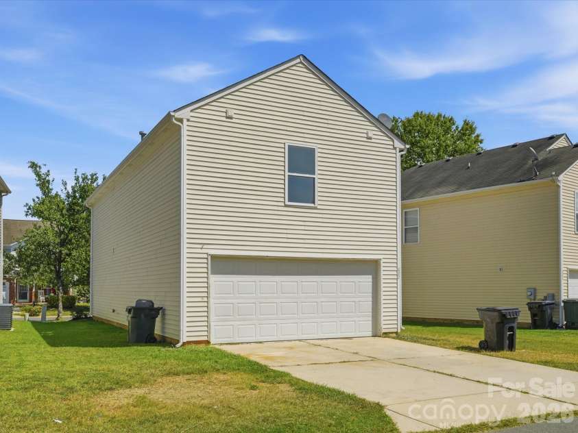 822 Sinclair Drive, Monroe, NC 28112.  MLS# CAR4425646, YatesRealty ID 12365. 